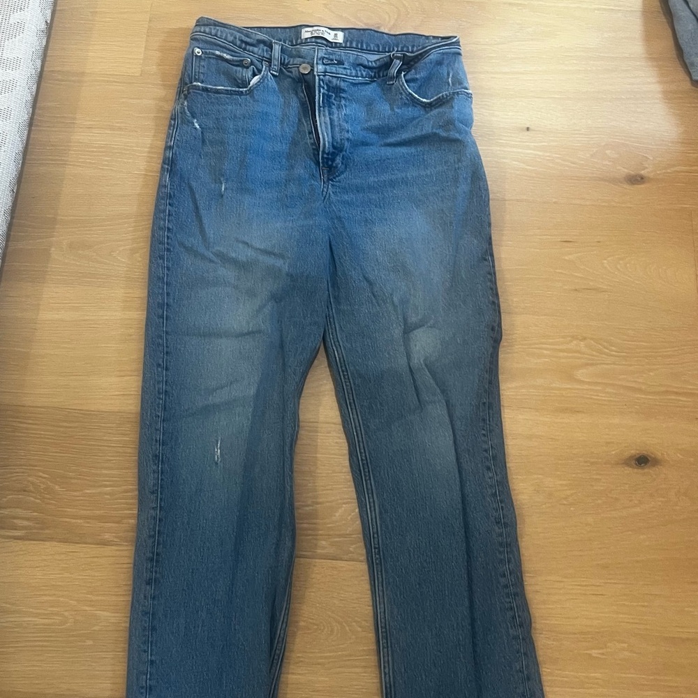 Abercrombie 90s Straight Ultra High Rise, Size 30